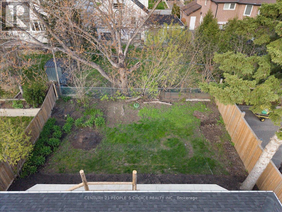 7 Nipissing Drive, Toronto, Ontario  M9B 4V4 - Photo 38 - W13072398