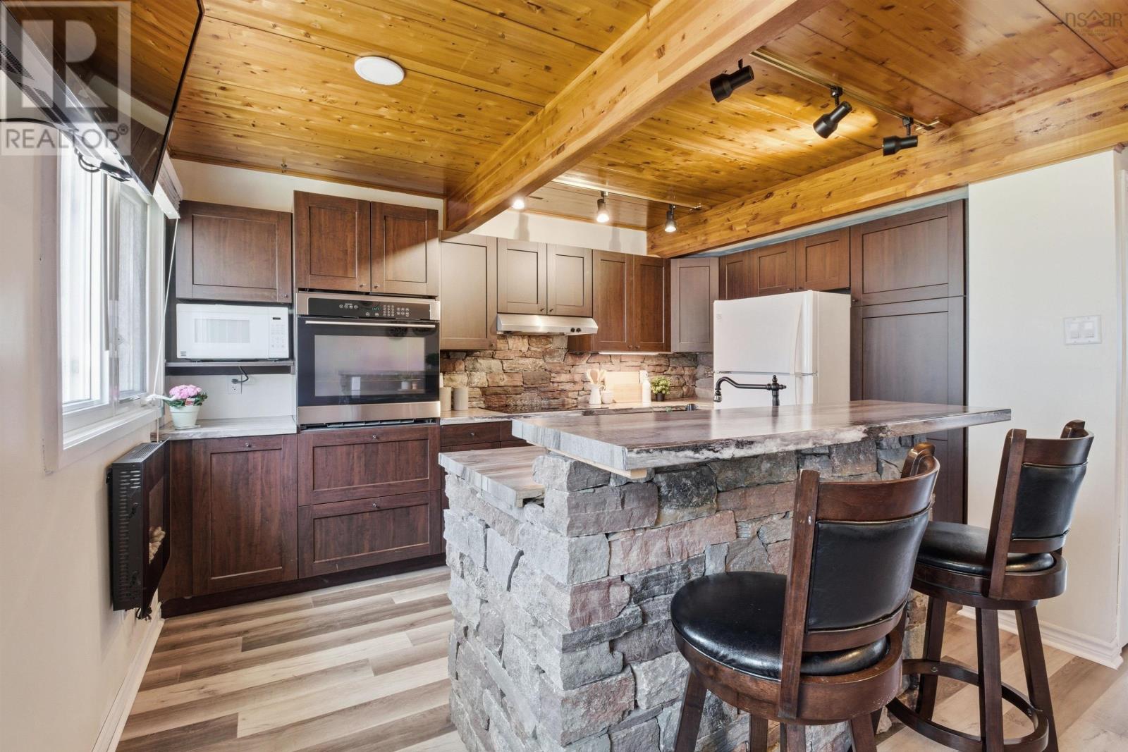 35 Limerick Road, Halifax, Nova Scotia  B3P 2E1 - Photo 4 - 202610135