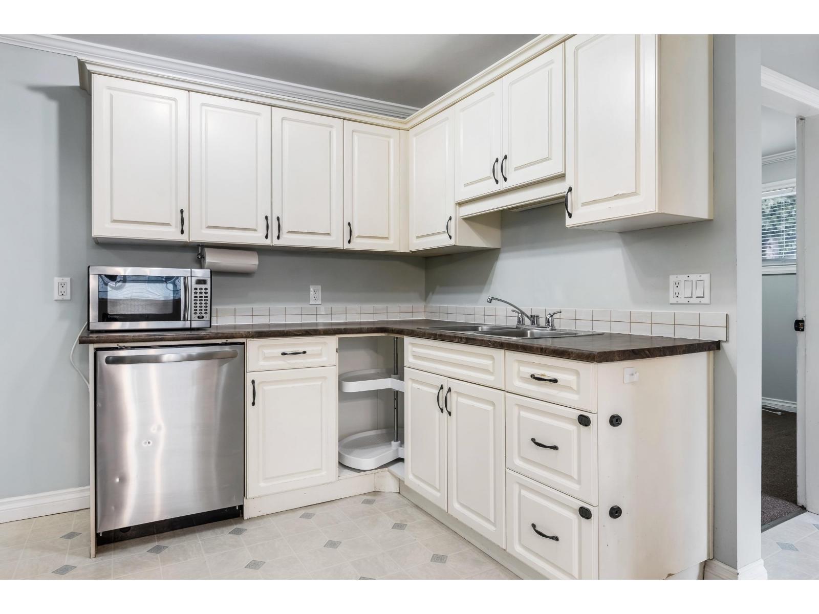9566 Coote Street, Chilliwack Proper East, Chilliwack, British Columbia  V2P 6B3 - Photo 9 - R3101593
