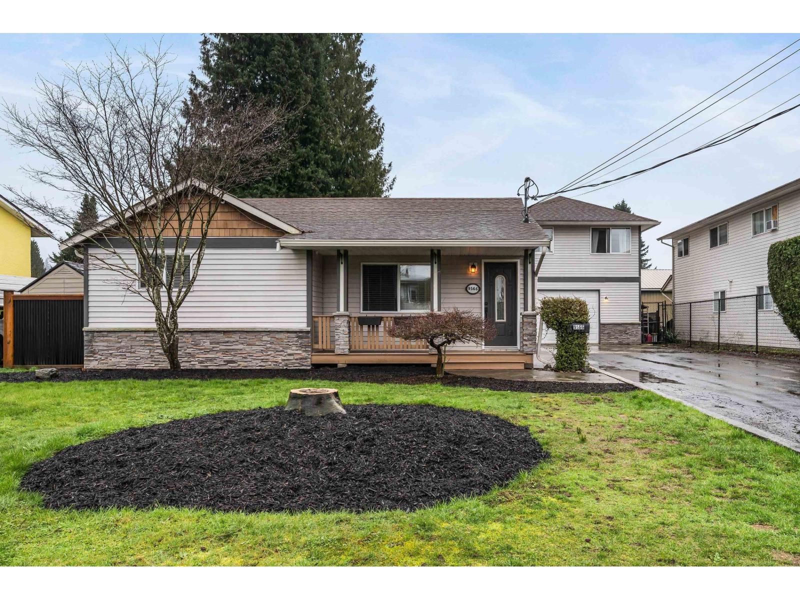 9566 Coote Street, Chilliwack Proper East, Chilliwack, British Columbia  V2P 6B3 - Photo 2 - R3101593