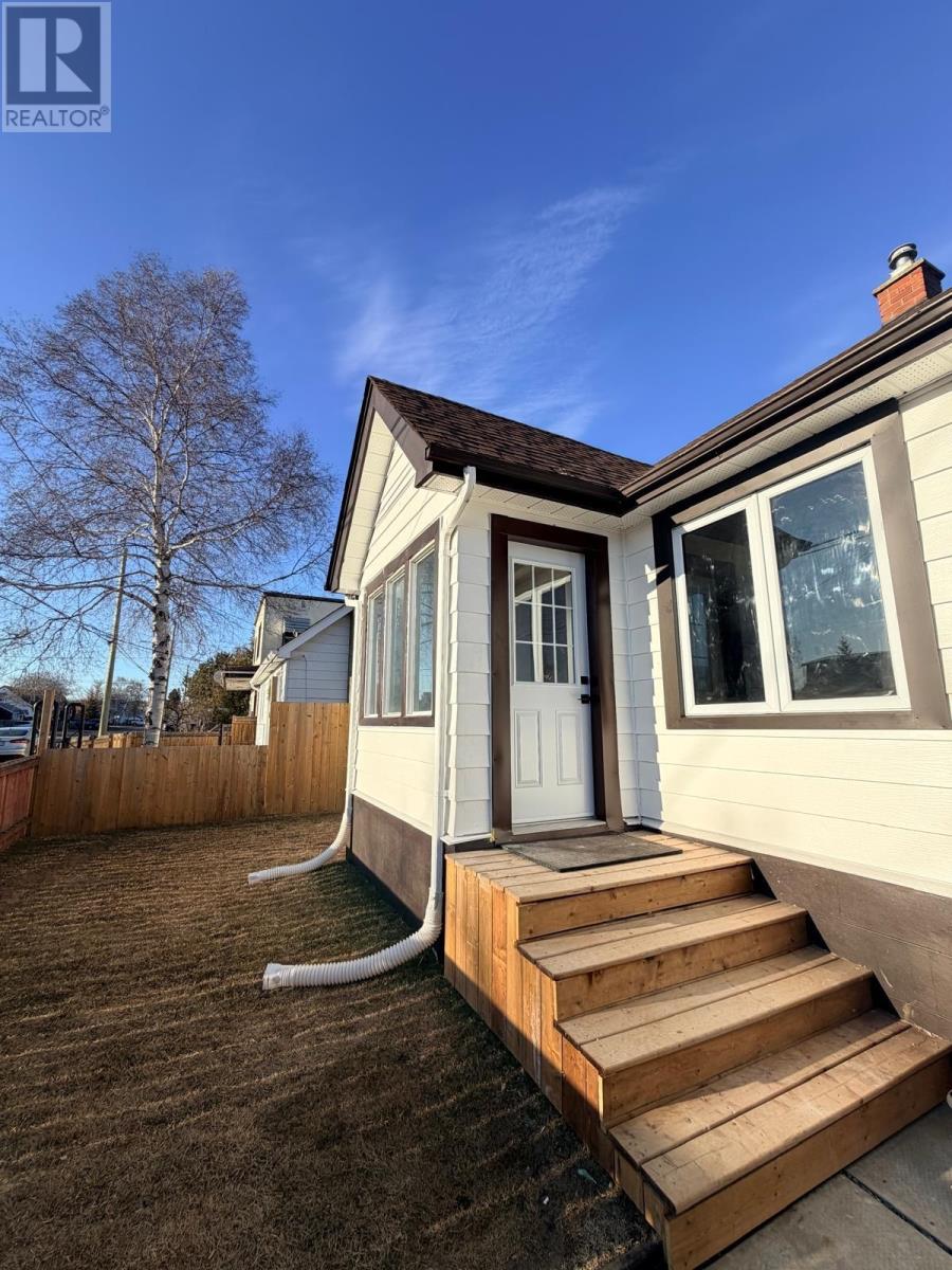 310 Dewe Ave, Thunder Bay, Ontario  P7A 2G1 - Photo 3 - TB2600935