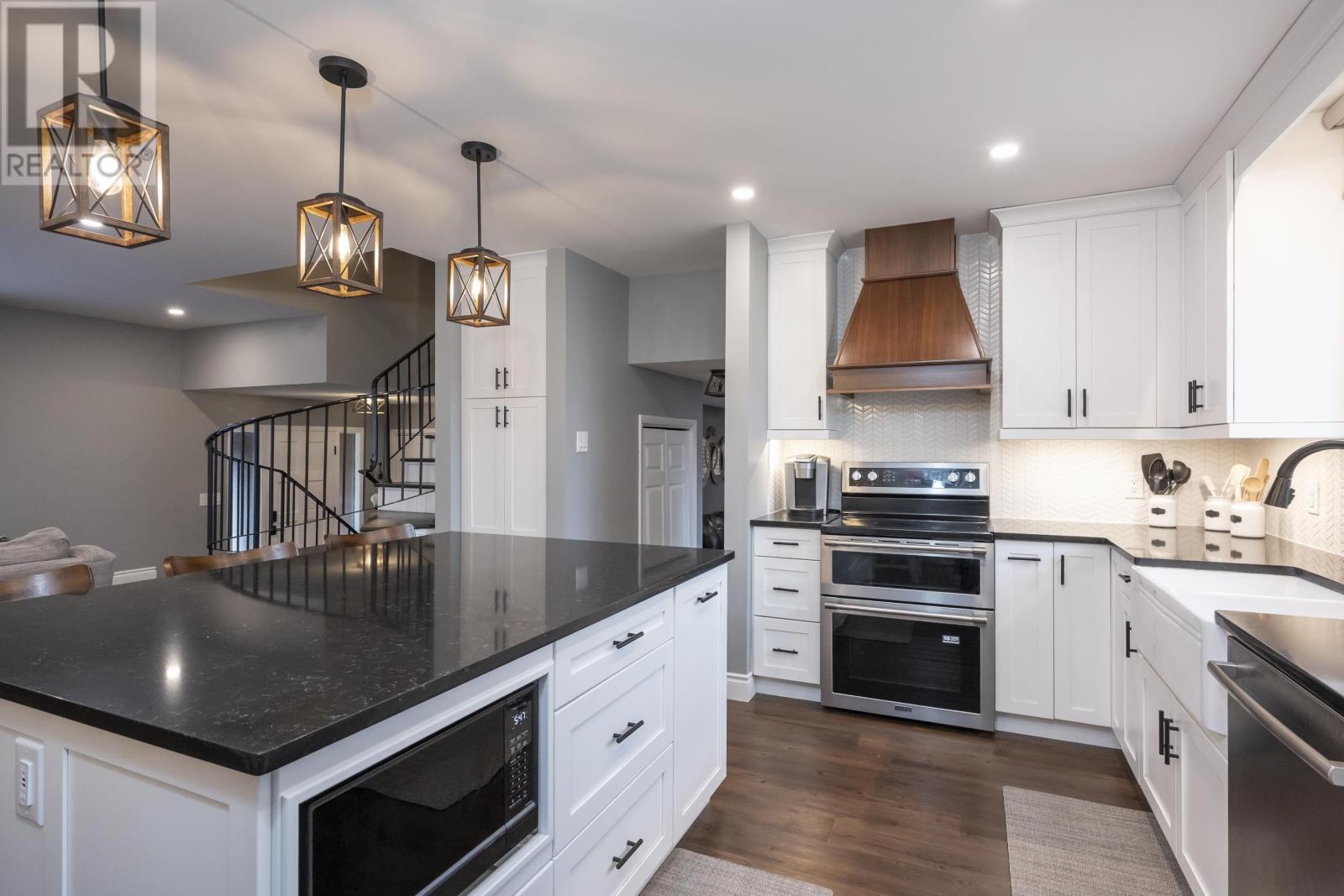 427 Frontenac Bay, Thunder Bay, Ontario  P7C 1M5 - Photo 17 - TB2600943