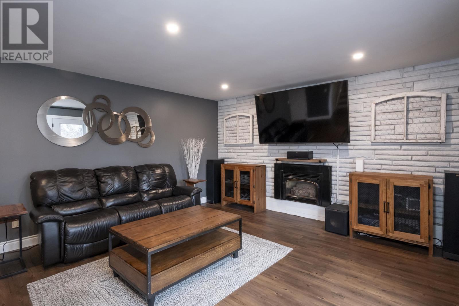 427 Frontenac Bay, Thunder Bay, Ontario  P7C 1M5 - Photo 25 - TB2600943