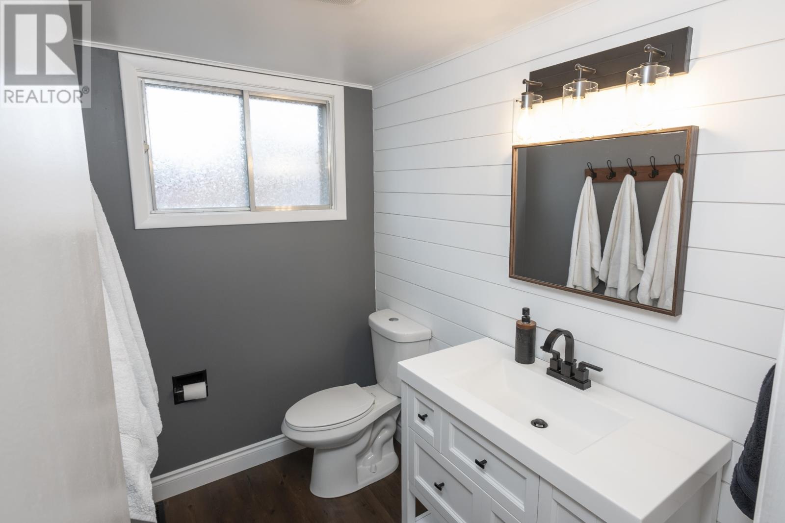 427 Frontenac Bay, Thunder Bay, Ontario  P7C 1M5 - Photo 21 - TB2600943