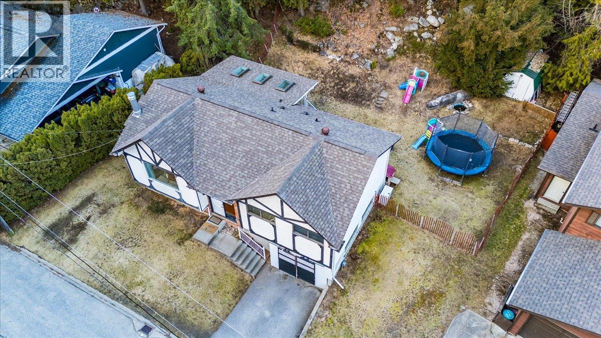 1441 Meadowbrook Drive, Castlegar, British Columbia  V1L 3L9 - Photo 29 - 10386579