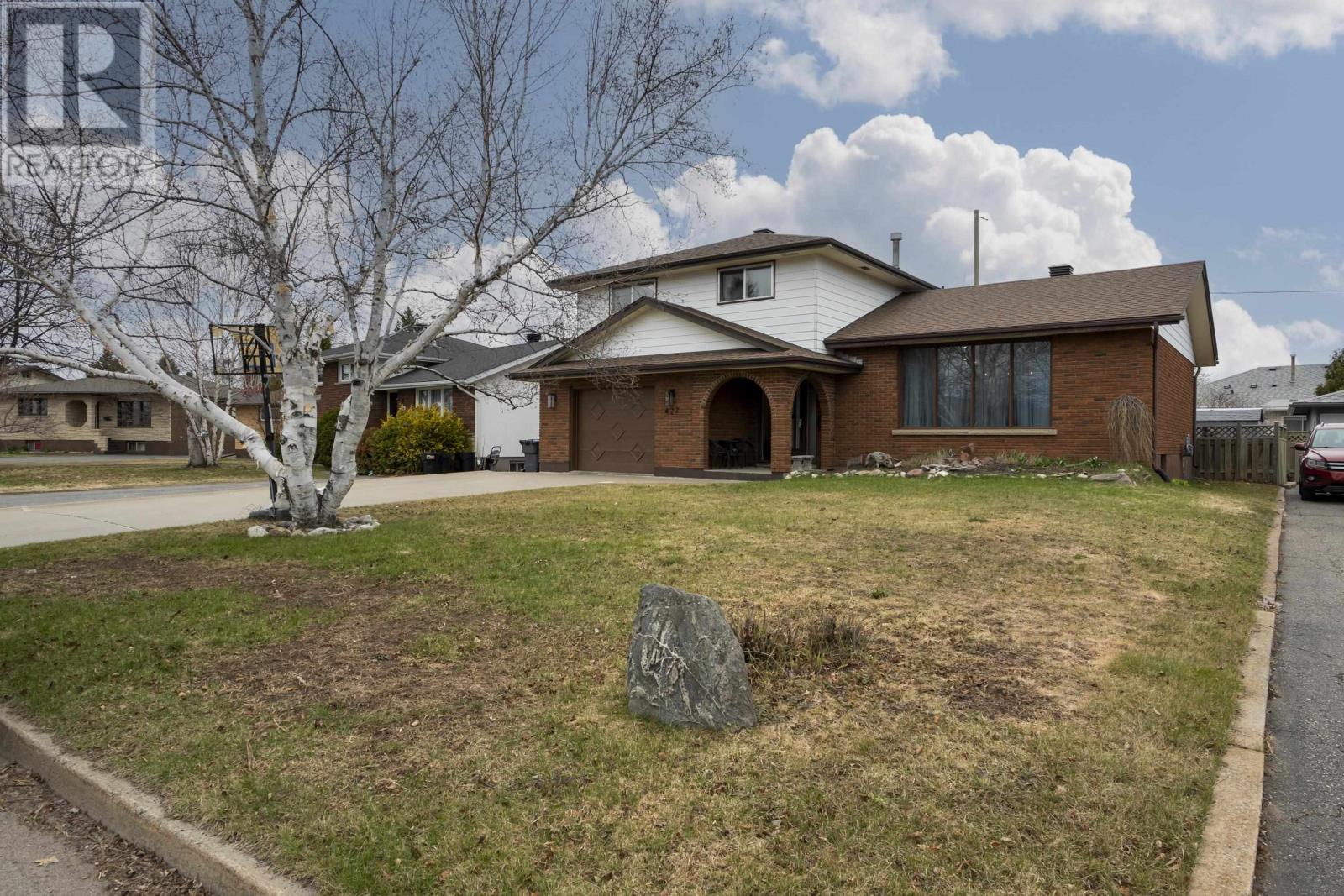 427 Frontenac Bay, Thunder Bay, Ontario  P7C 1M5 - Photo 49 - TB2600943
