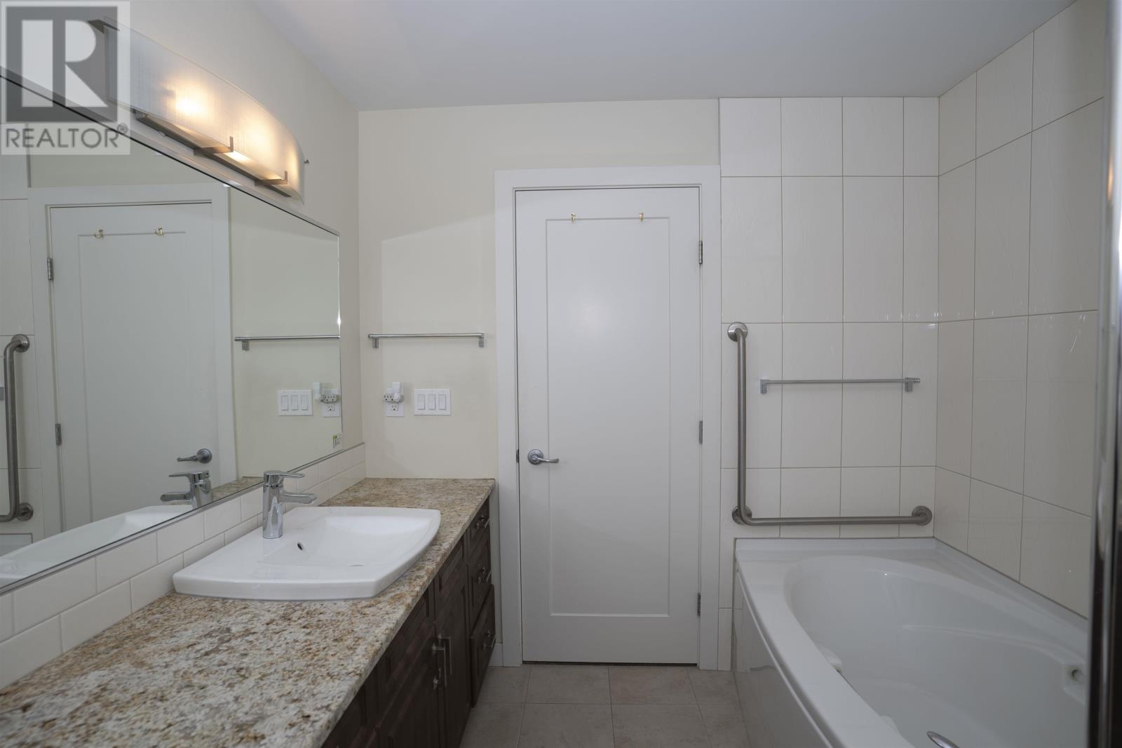 2407 2260 Sleeping Giant Pkwy, Thunder Bay, Ontario  P7A 0E7 - Photo 17 - TB2600949
