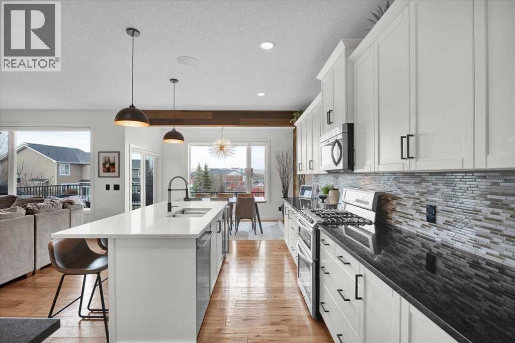 142 Fireside Bend, Cochrane, Alberta  T4C 0V5 - Photo 4 - A2306586