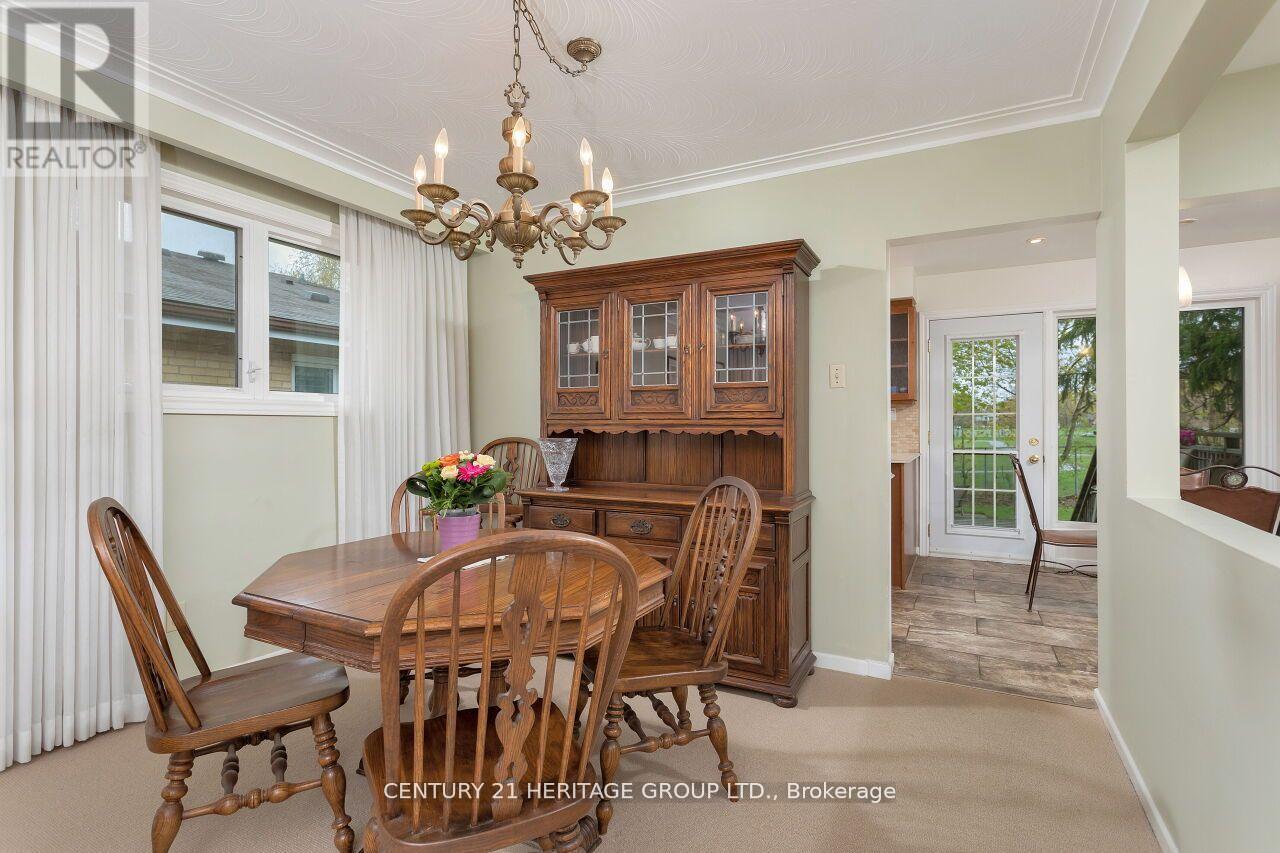 46 Marathon Crescent, Toronto, Ontario  M2R 2L7 - Photo 11 - C13099654