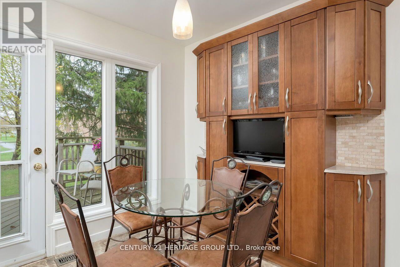 46 Marathon Crescent, Toronto, Ontario  M2R 2L7 - Photo 13 - C13099654