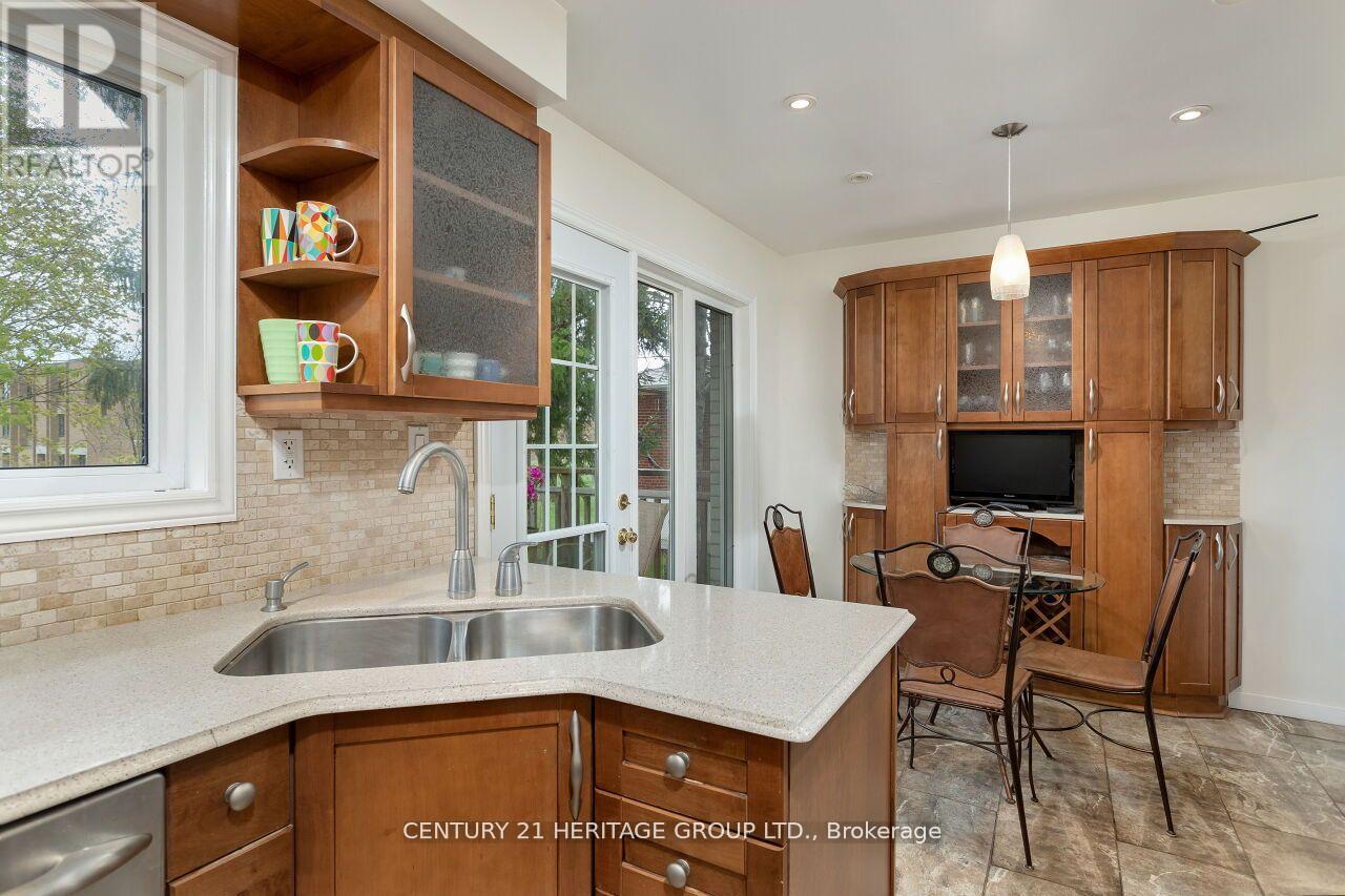 46 Marathon Crescent, Toronto, Ontario  M2R 2L7 - Photo 17 - C13099654