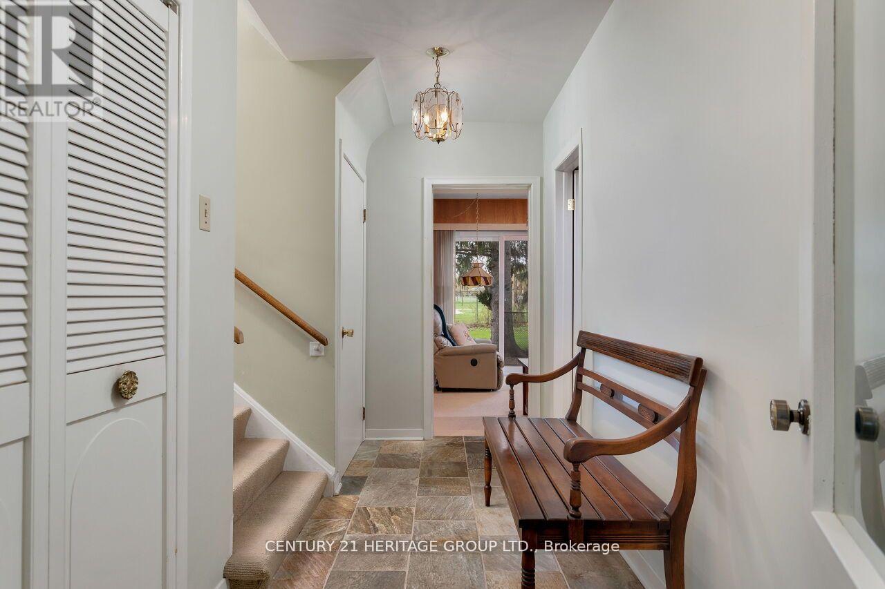 46 Marathon Crescent, Toronto, Ontario  M2R 2L7 - Photo 2 - C13099654