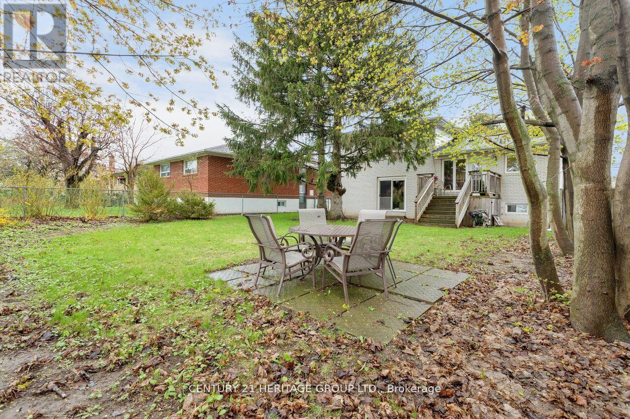 46 Marathon Crescent, Toronto, Ontario  M2R 2L7 - Photo 6 - C13099654