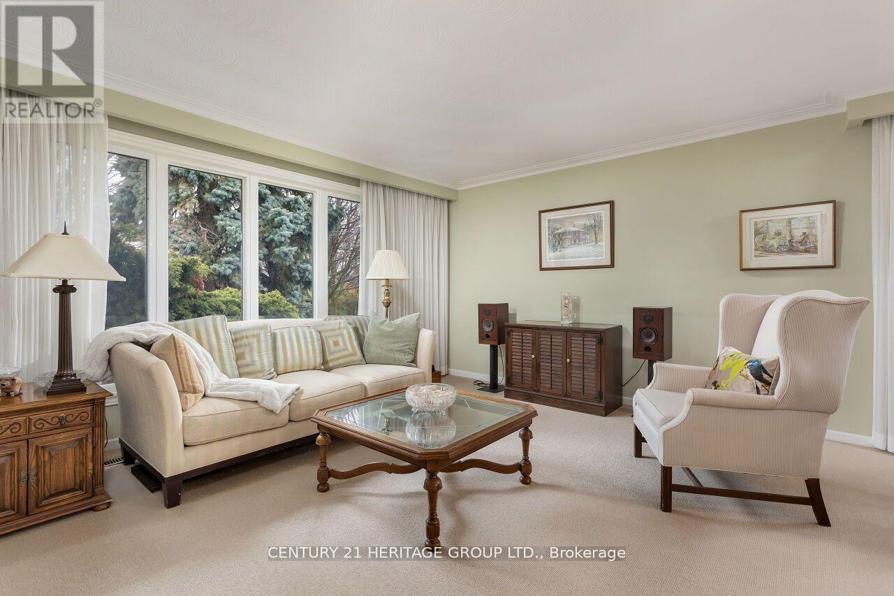 46 Marathon Crescent, Toronto, Ontario  M2R 2L7 - Photo 8 - C13099654