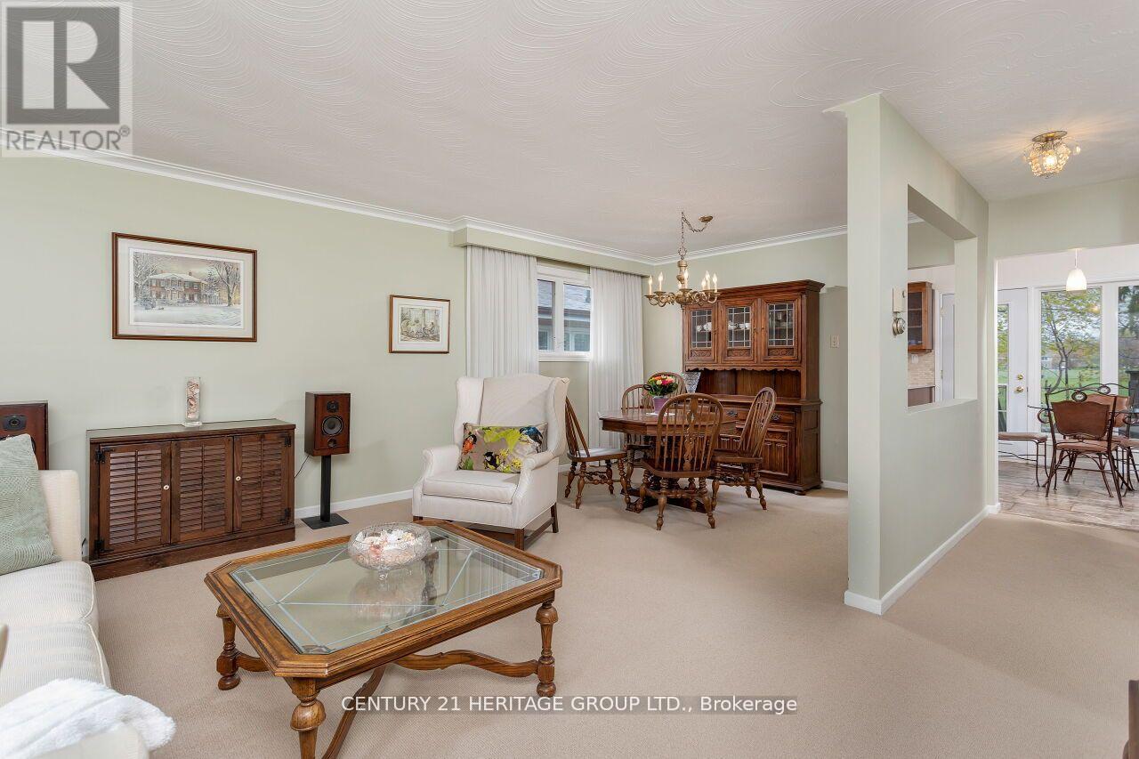 46 Marathon Crescent, Toronto, Ontario  M2R 2L7 - Photo 9 - C13099654