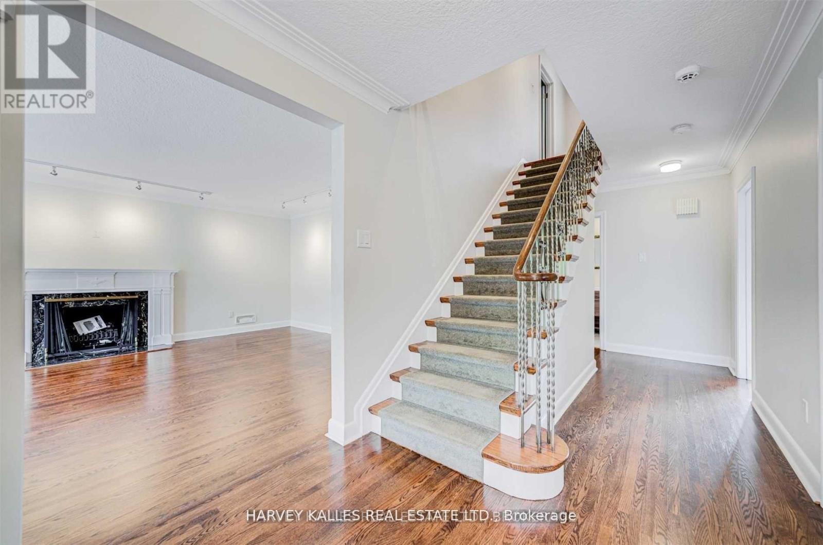 209 Lytton Boulevard, Toronto, Ontario  M4R 1L6 - Photo 2 - C13099682