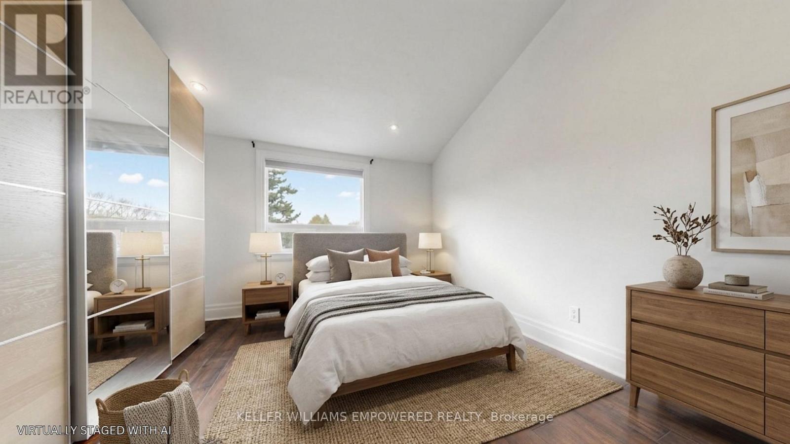 82 Billings Avenue, Toronto, Ontario  M4L 2S4 - Photo 11 - E13099724
