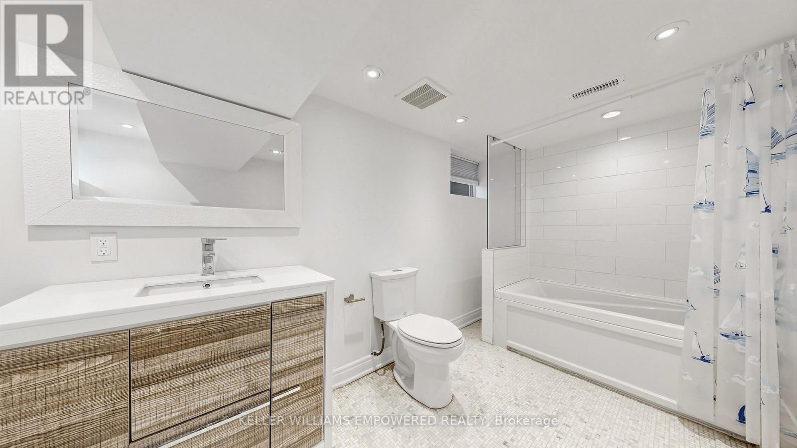 82 Billings Avenue, Toronto, Ontario  M4L 2S4 - Photo 16 - E13099724