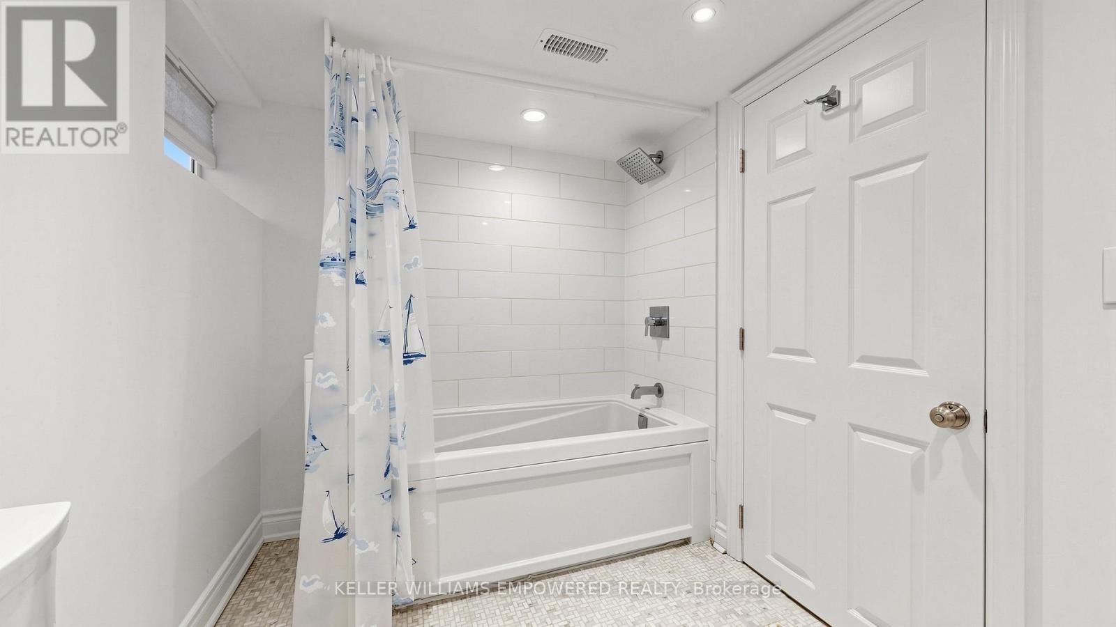 82 Billings Avenue, Toronto, Ontario  M4L 2S4 - Photo 18 - E13099724