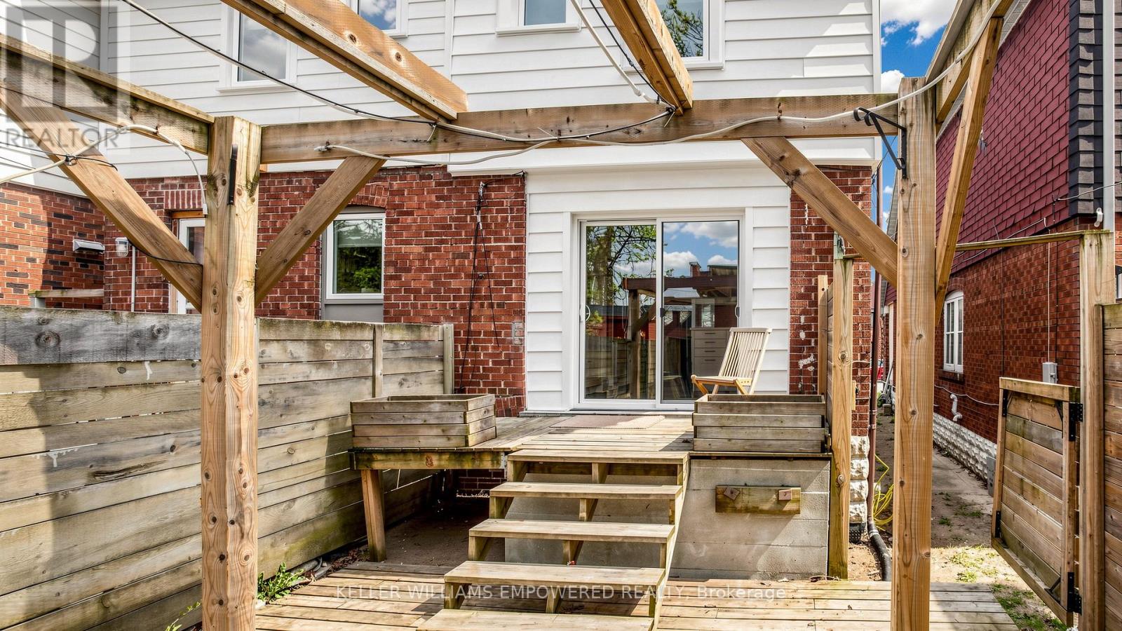 82 Billings Avenue, Toronto, Ontario  M4L 2S4 - Photo 23 - E13099724