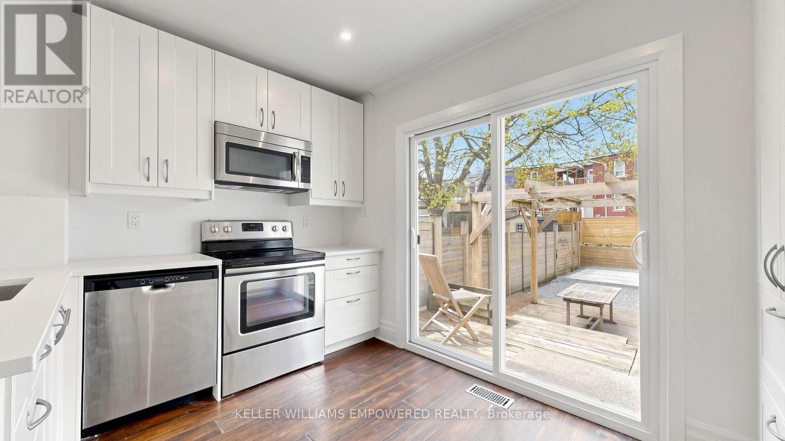 82 Billings Avenue, Toronto, Ontario  M4L 2S4 - Photo 35 - E13099724