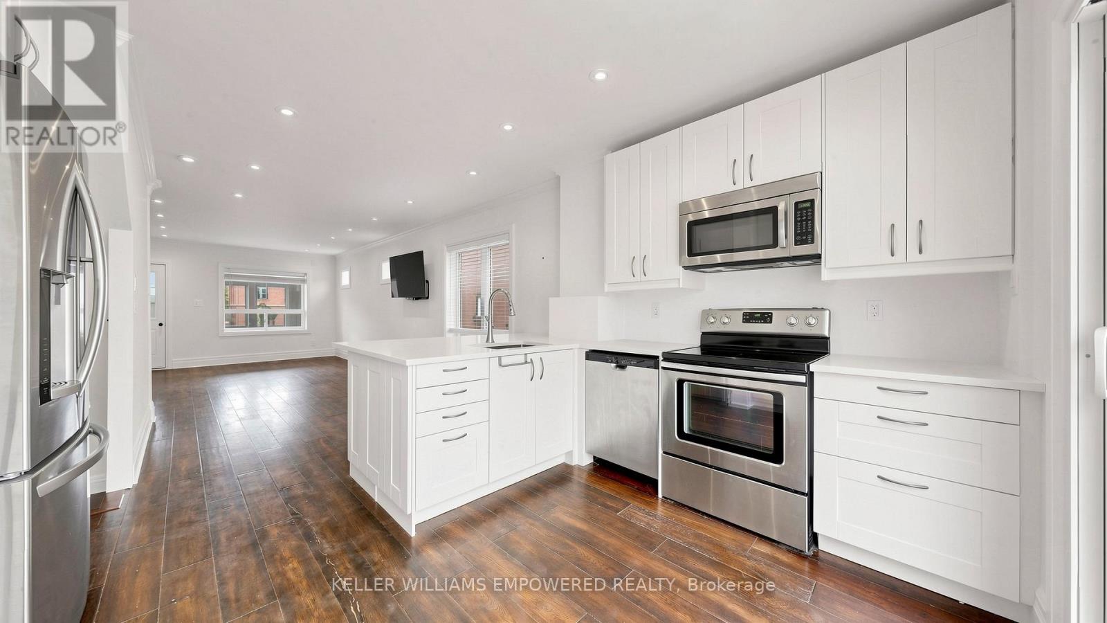 82 Billings Avenue, Toronto, Ontario  M4L 2S4 - Photo 36 - E13099724