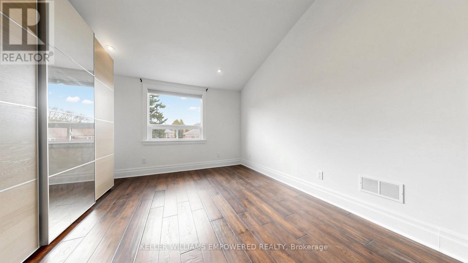 82 Billings Avenue, Toronto, Ontario  M4L 2S4 - Photo 39 - E13099724