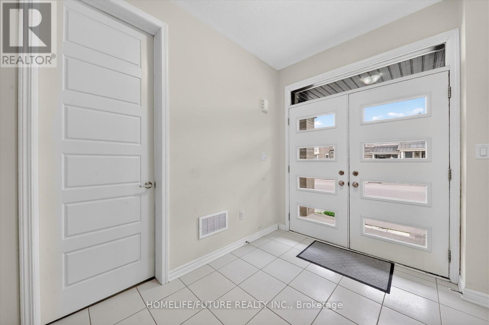 3217 Brigadier Avenue, Pickering, Ontario  L1X 0N4 - Photo 5 - E13099736