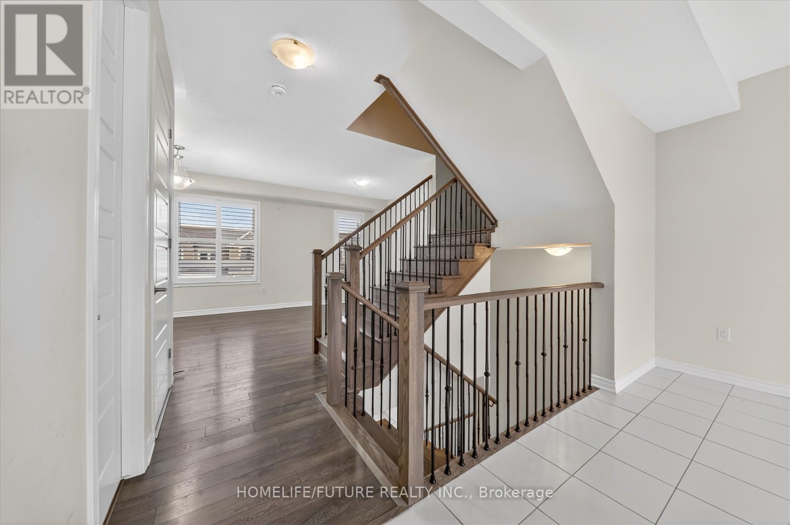 3217 Brigadier Avenue, Pickering, Ontario  L1X 0N4 - Photo 9 - E13099736