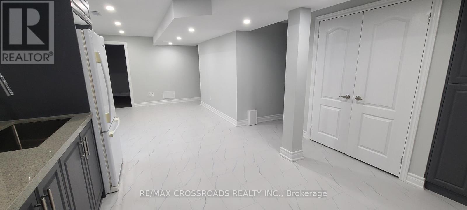 69 Bluebell Crescent, Whitby, Ontario  L1P 1L3 - Photo 5 - E13099258
