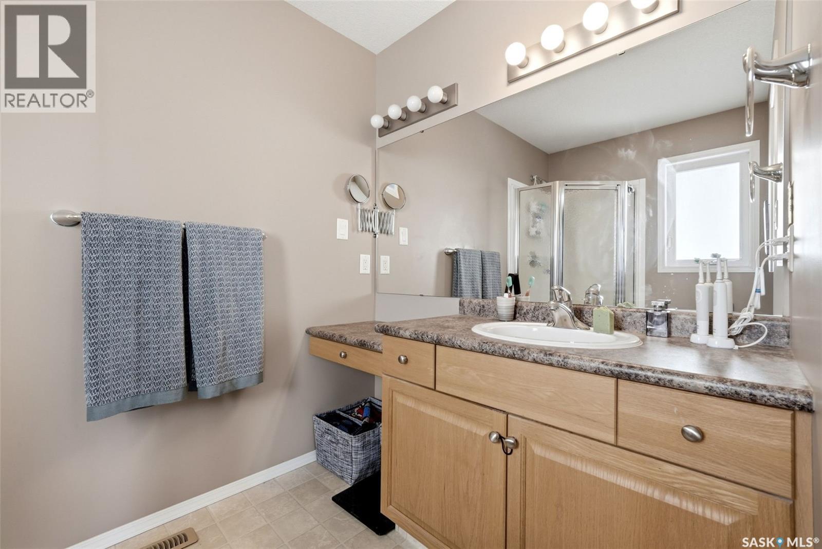10290 Wascana Estates, Regina, Saskatchewan  S4V 2X3 - Photo 21 - SK035337