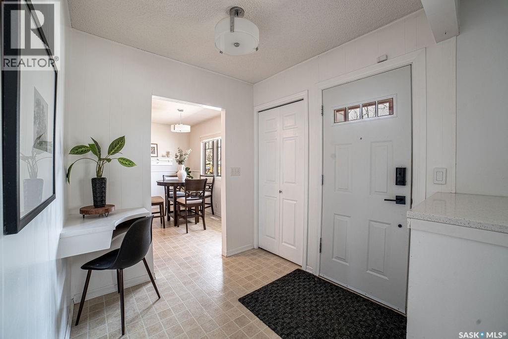 3807 Lakeview Street, Regina, Saskatchewan  S4S 1H3 - Photo 3 - SK035280