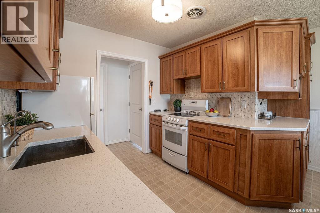 3807 Lakeview Street, Regina, Saskatchewan  S4S 1H3 - Photo 7 - SK035280