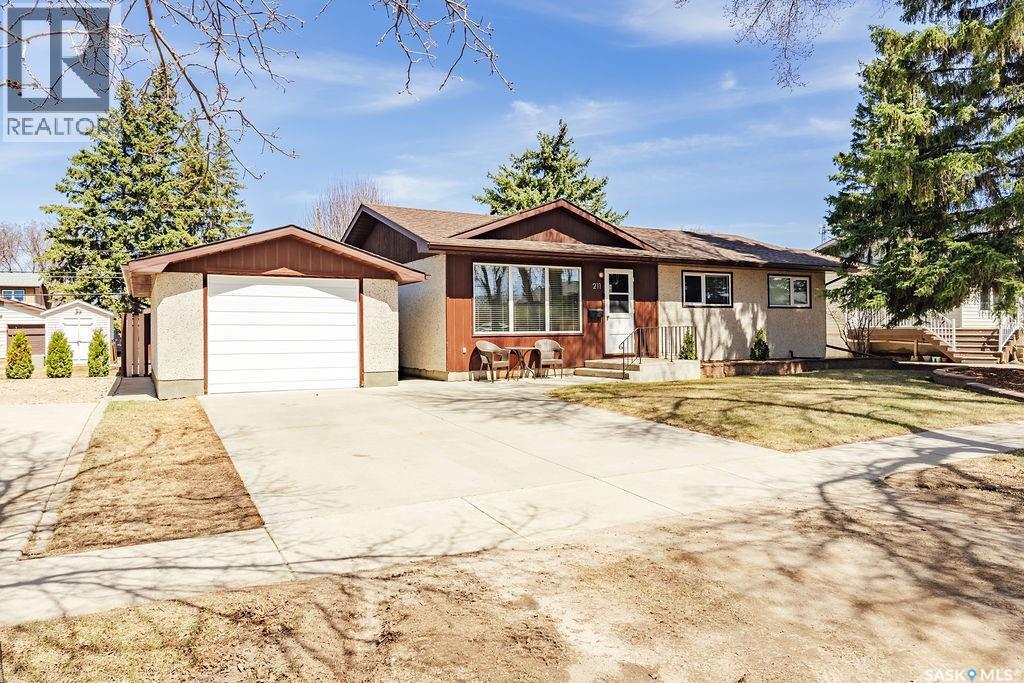 211 2nd Street E, Langham, Saskatchewan  S0K 2L0 - Photo 2 - SK035201