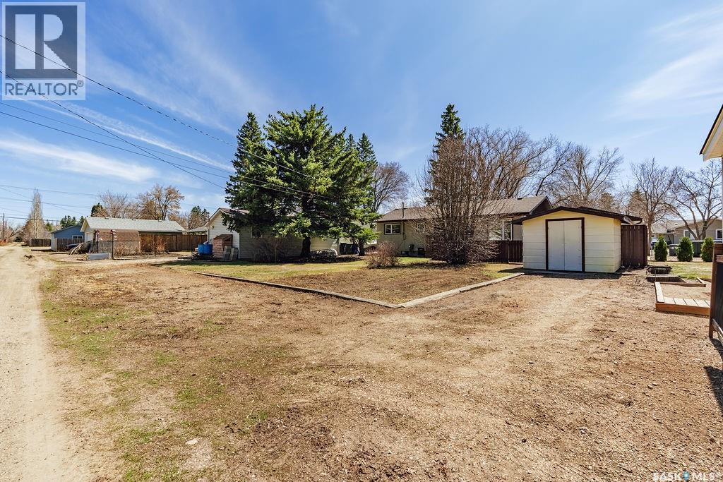 211 2nd Street E, Langham, Saskatchewan  S0K 2L0 - Photo 34 - SK035201