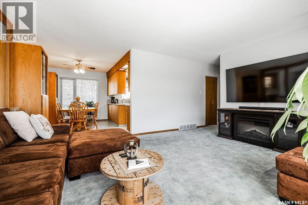211 2nd Street E, Langham, Saskatchewan  S0K 2L0 - Photo 6 - SK035201