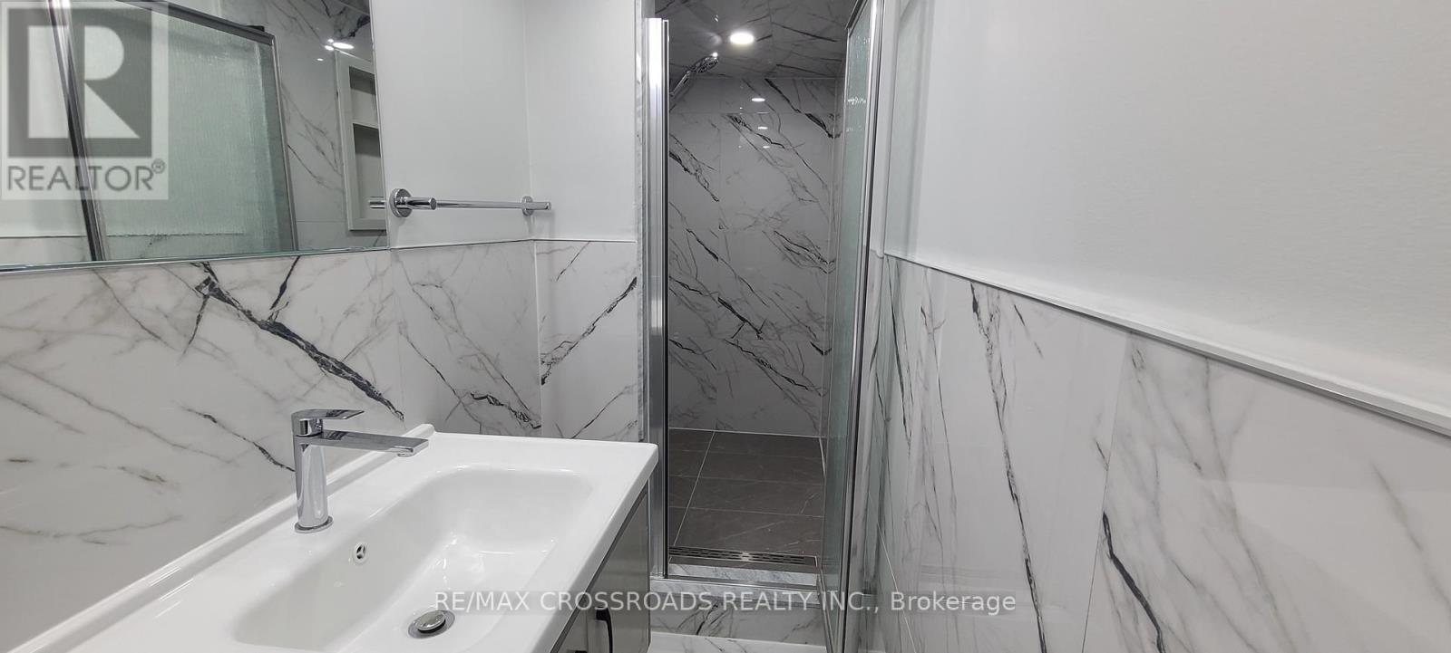 69 Bluebell Crescent, Whitby, Ontario  L1P 1L3 - Photo 11 - E13099258