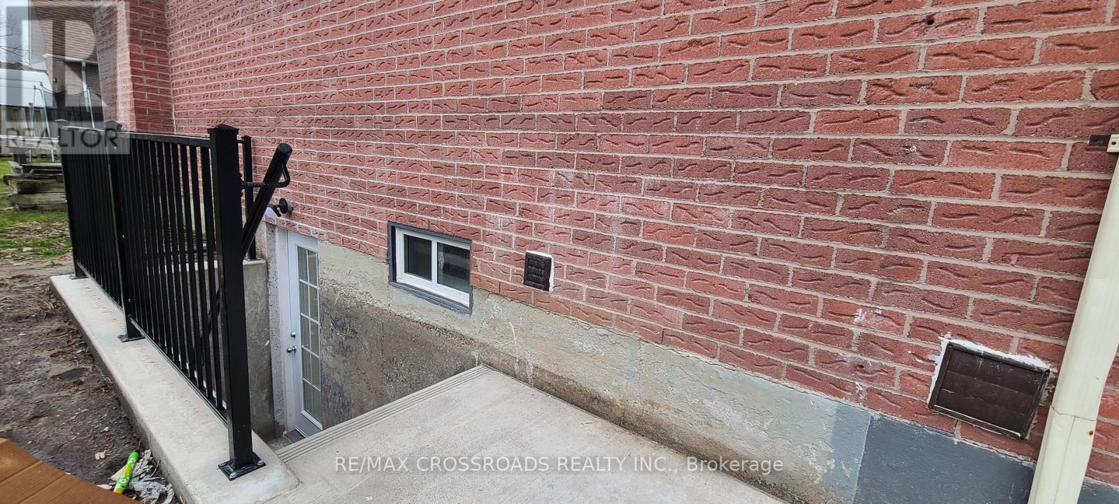69 Bluebell Crescent, Whitby, Ontario  L1P 1L3 - Photo 15 - E13099258