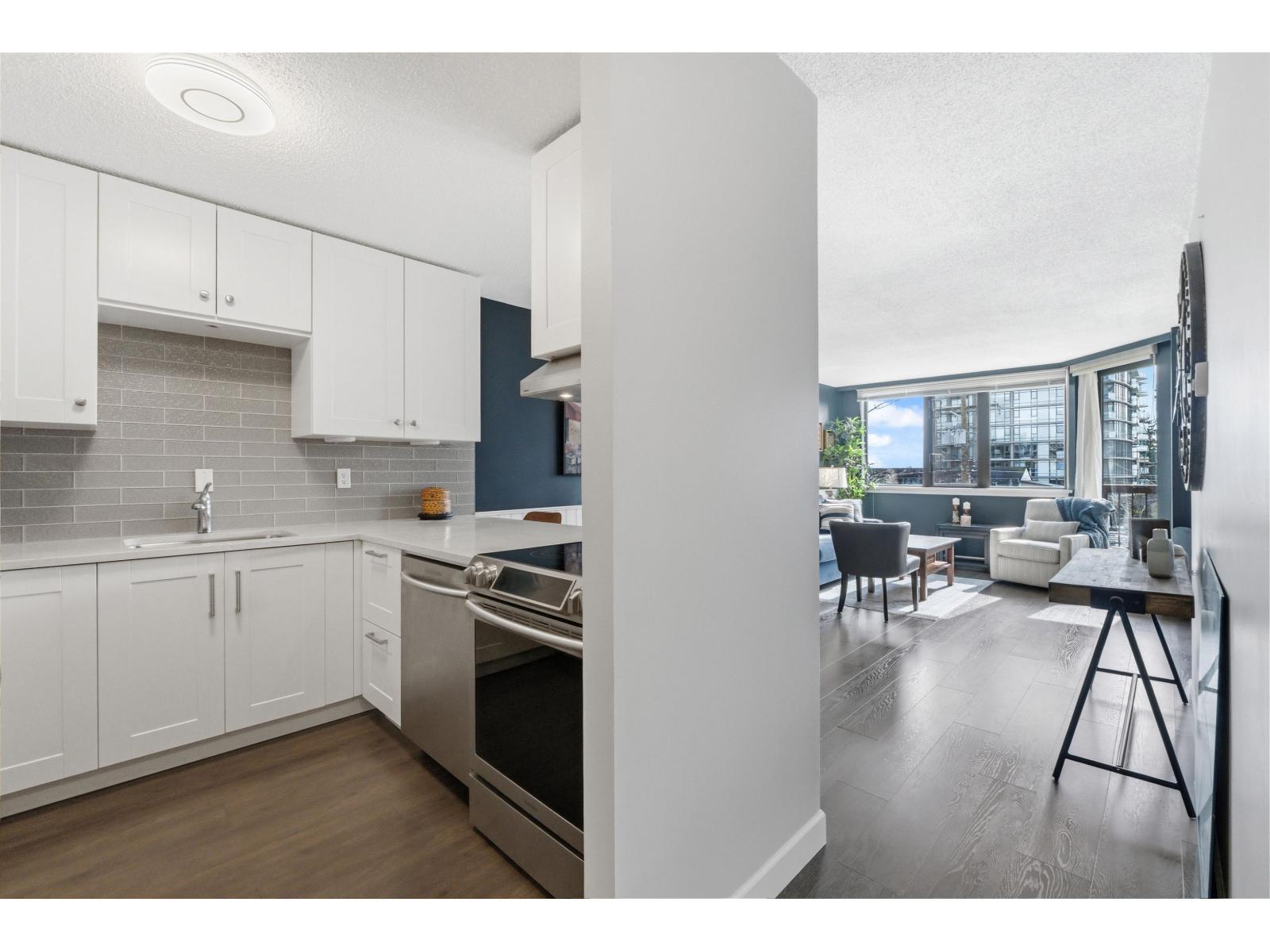 305 1521 George Street, White Rock, British Columbia  V4B 4A4 - Photo 4 - R3121133