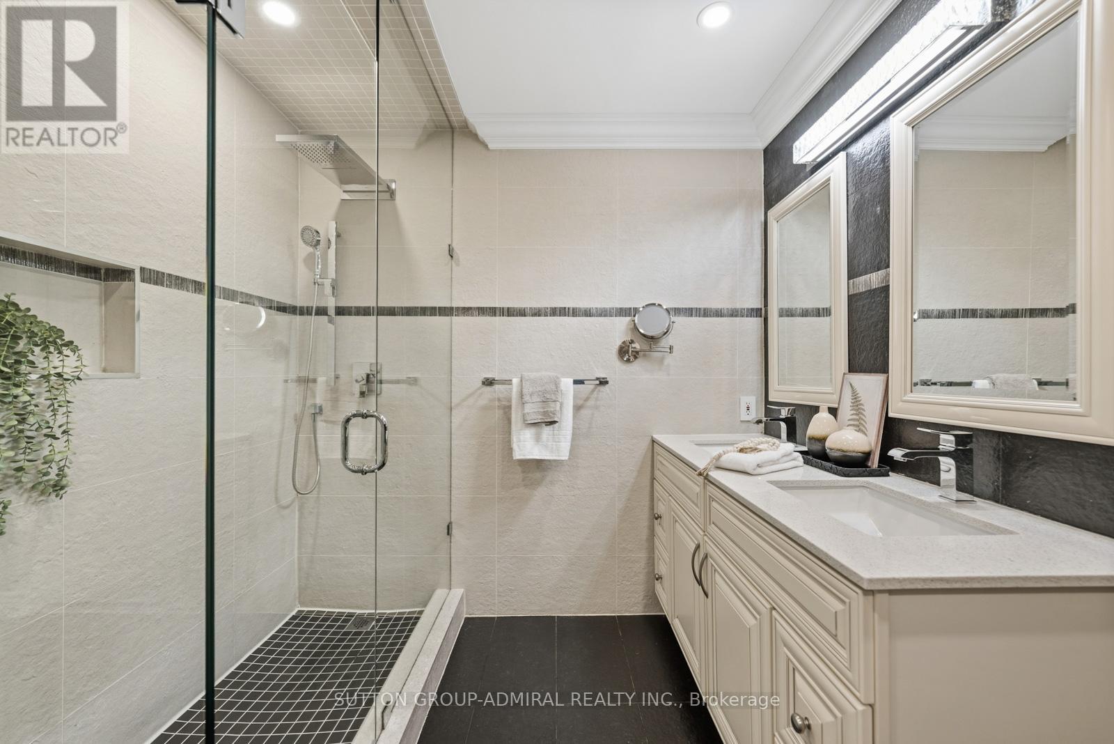 8 Beaufort Hills Road, Richmond Hill, Ontario  L4E 2N5 - Photo 19 - N13099658