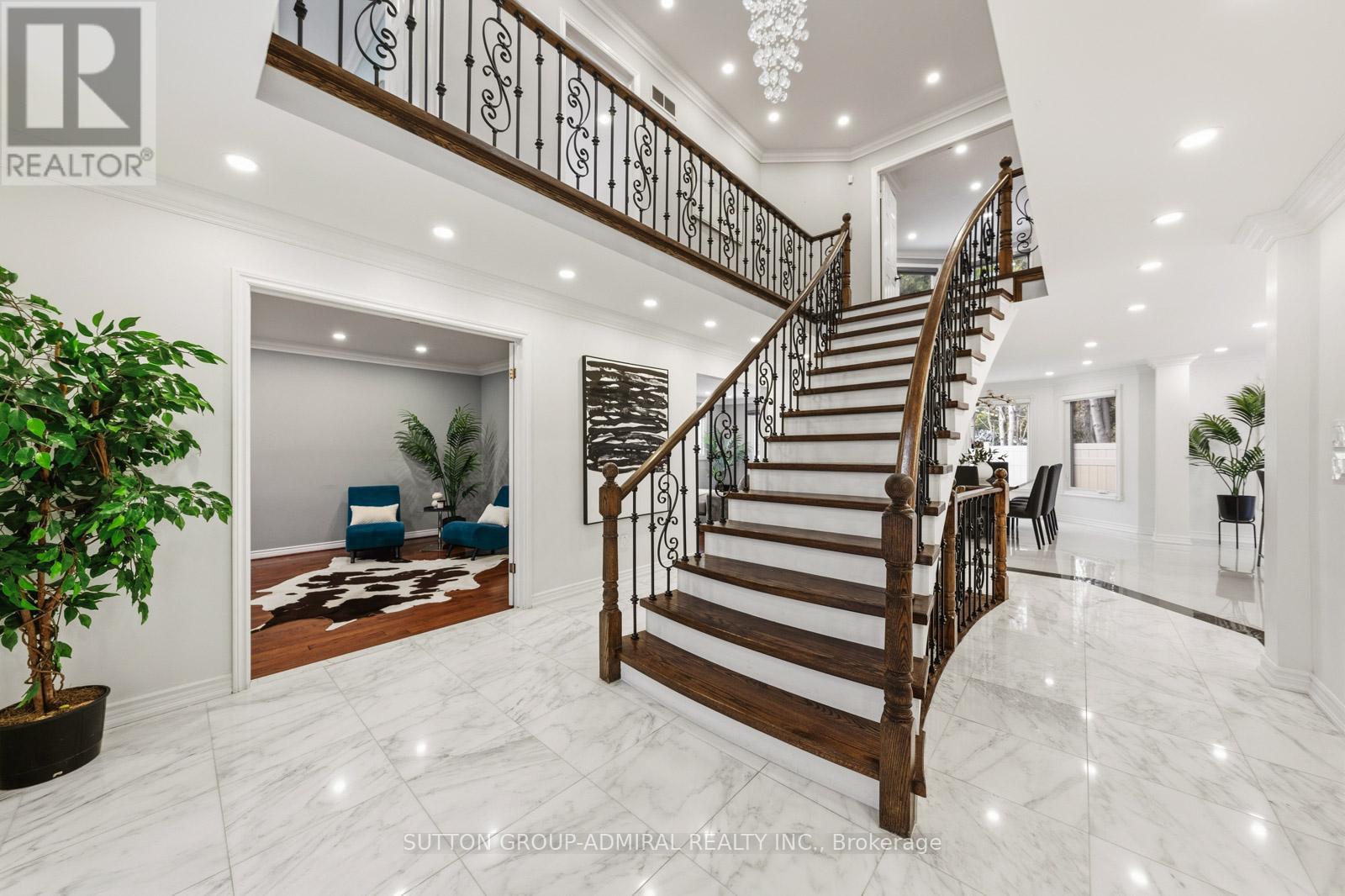 8 Beaufort Hills Road, Richmond Hill, Ontario  L4E 2N5 - Photo 4 - N13099658