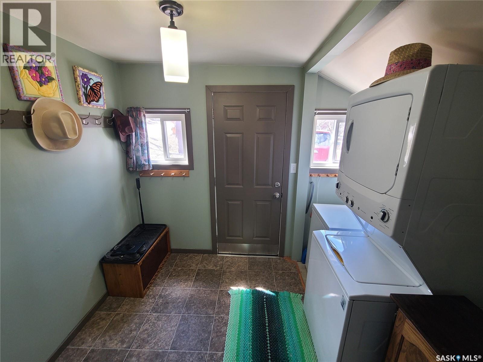 102 Winnipeg Street, Manitou Beach, Saskatchewan  S0K 4T1 - Photo 3 - SK035013