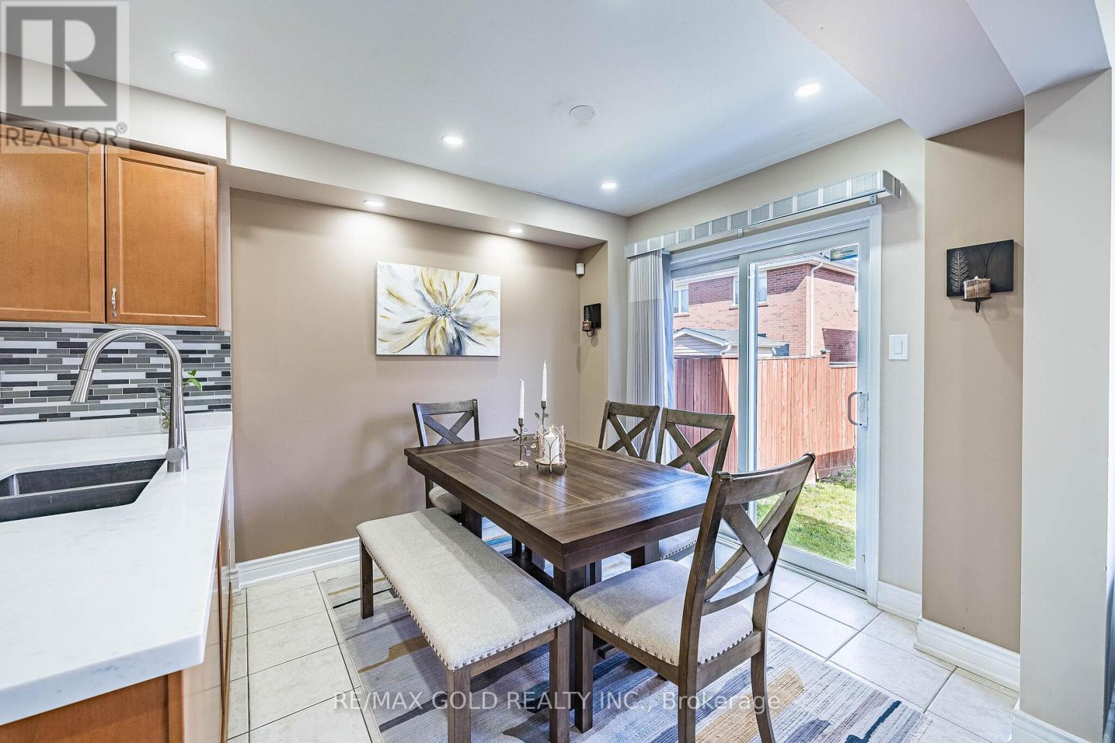 40 Hollingsworth Circle, Brampton, Ontario  L7A 0J7 - Photo 14 - W13099632