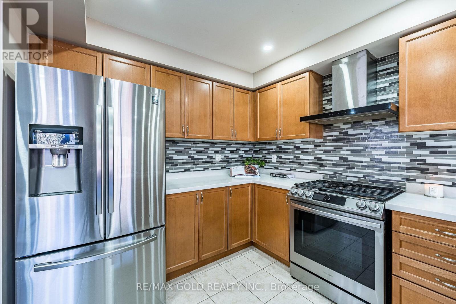 40 Hollingsworth Circle, Brampton, Ontario  L7A 0J7 - Photo 18 - W13099632