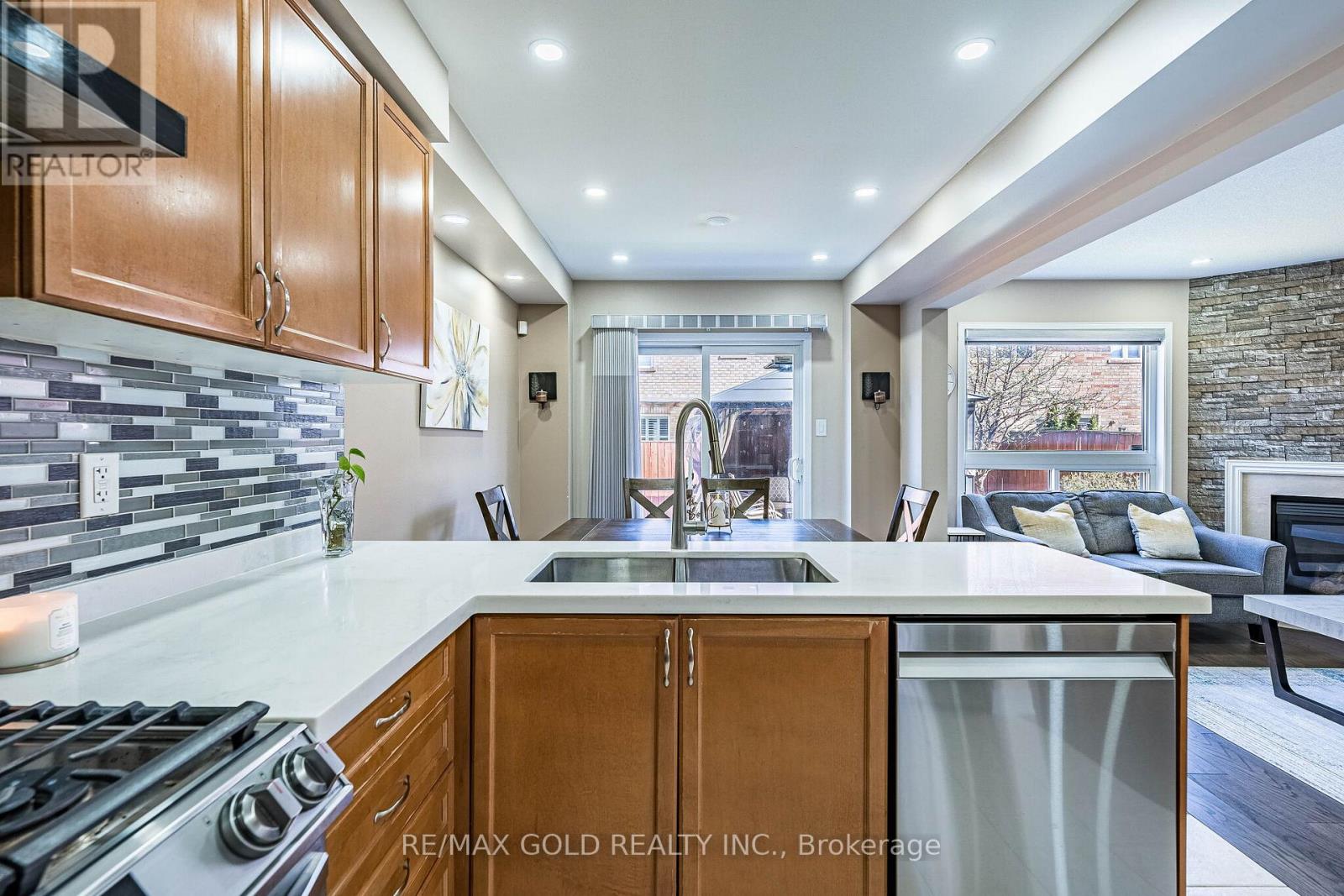 40 Hollingsworth Circle, Brampton, Ontario  L7A 0J7 - Photo 19 - W13099632