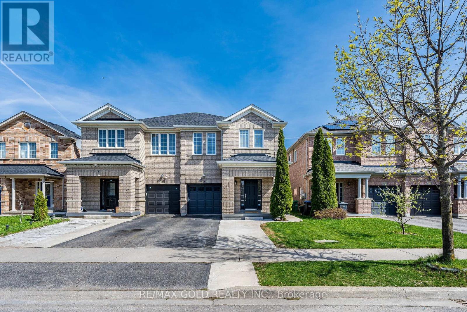 40 Hollingsworth Circle, Brampton, Ontario  L7A 0J7 - Photo 2 - W13099632