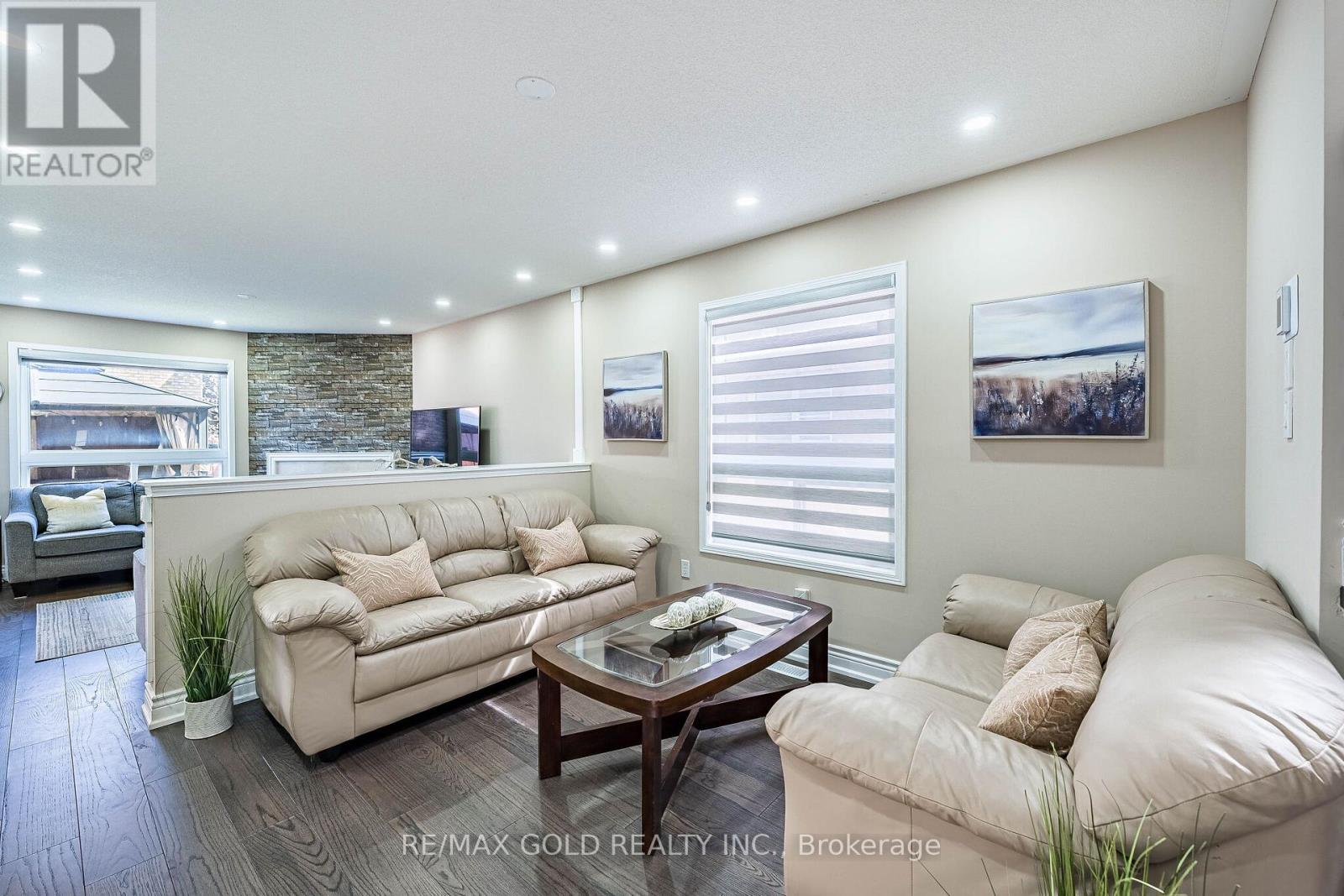 40 Hollingsworth Circle, Brampton, Ontario  L7A 0J7 - Photo 6 - W13099632