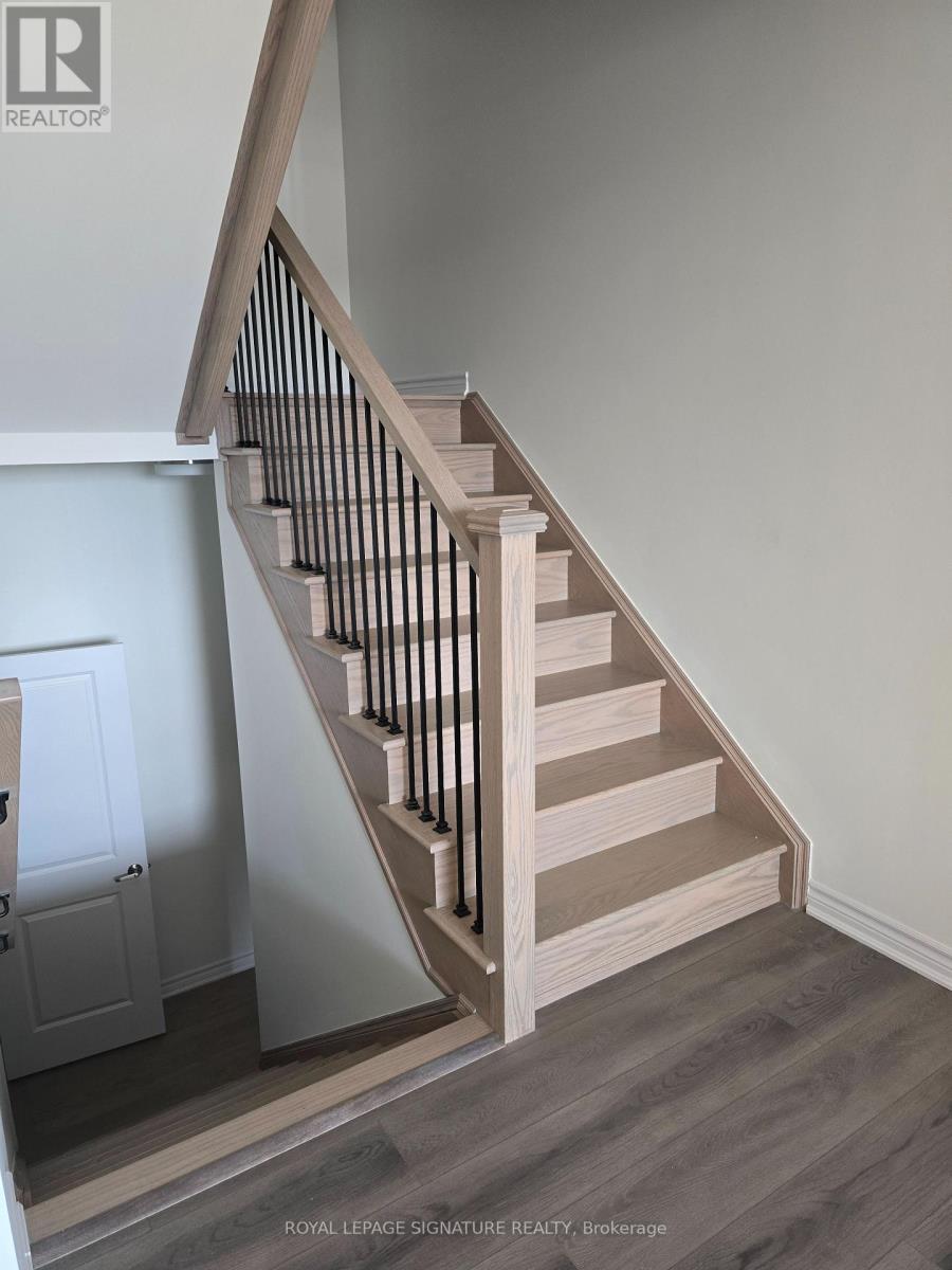 30 Twinflower Way, Brampton, Ontario  L6P 0A1 - Photo 2 - W13099640