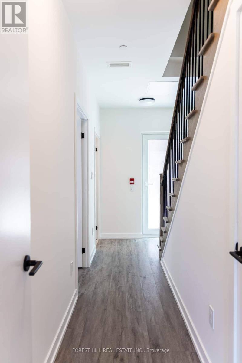 101 - 2300 St Clair Avenue W, Toronto, Ontario  M6N 0B3 - Photo 15 - W13099656