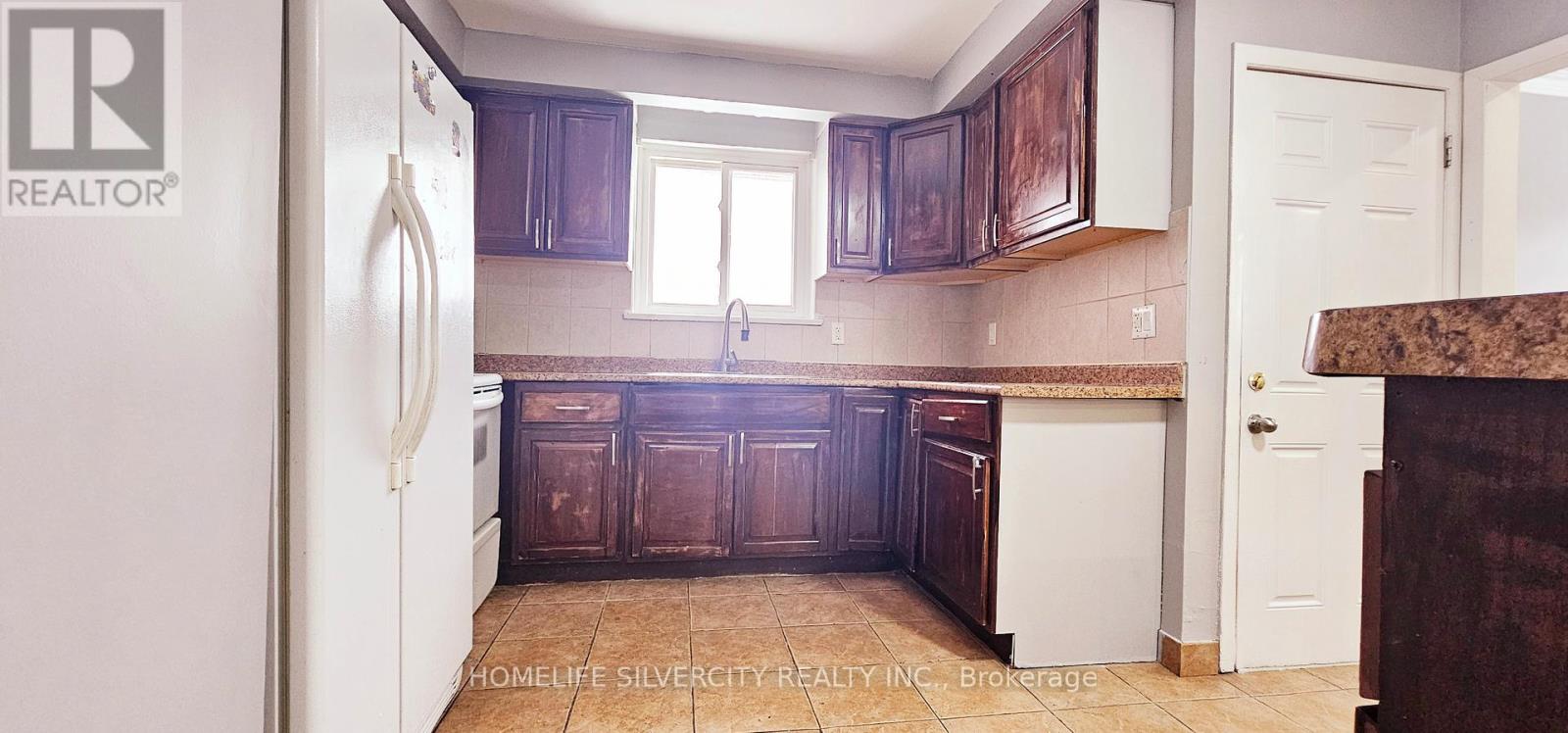 Upper - 31 Windermere Court, Brampton, Ontario  L6X 2L5 - Photo 10 - W13099672